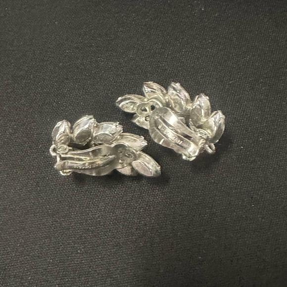 Sherman Vintage Clip On Earrings - Picture 2 of 4